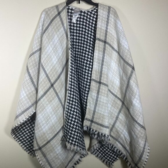 chico's Women's Cream Black Reversible Kimono Poncho One Size! - Picture 1 of 6